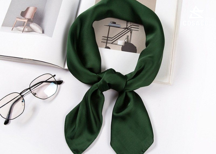 Chất liệu lụa – Linh hồn tạo nên giá trị của khăn lụa vuông 70×70