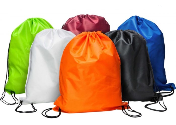 Vì sao doanh nghiệp nên chọn balo rút làm quà tặng quảng cáo?