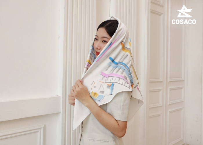 Khăn lụa trùm đầu là gì?