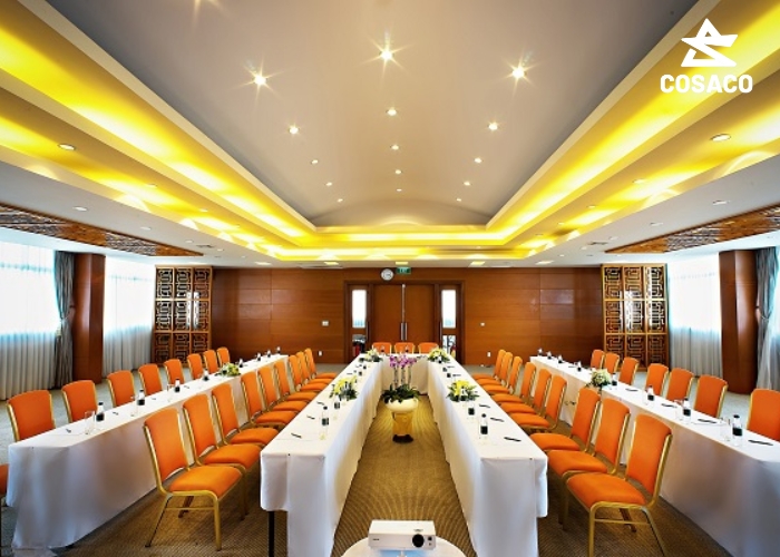 Khăn trải bàn hội thảo là gì? Vì sao không thể thiếu trong sự kiện?