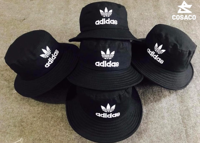 Quy trình sản xuất tại xưởng may nón chuyên nghiệp