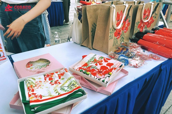 Khăn lụa quà tặng