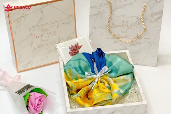 Khăn lụa quà tặng