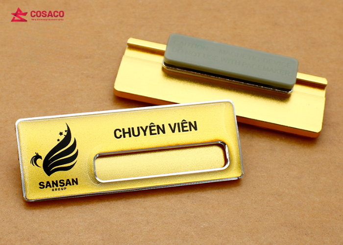 Cosaco – Đơn vị cung cấp bảng tên nhân viên cao cấp uy tín và giá tốt