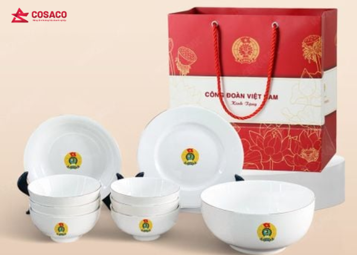 Tiêu chí lựa chọn bộ đồ ăn quà tặng gia đình nhân viên