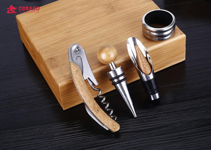 Cách thiết kế bộ dụng cụ khui rượu mang dấu ấn thương hiệu