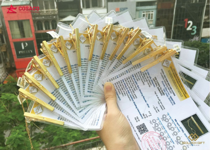 Cách thiết kế kẹp cà vạt mạ vàng mang dấu ấn thương hiệu