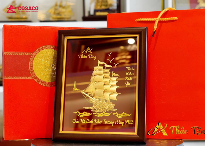 Những lưu ý khi đặt tranh mạ vàng làm quà tặng đối tác
