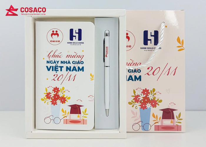 Sổ tay và bút ký in logo