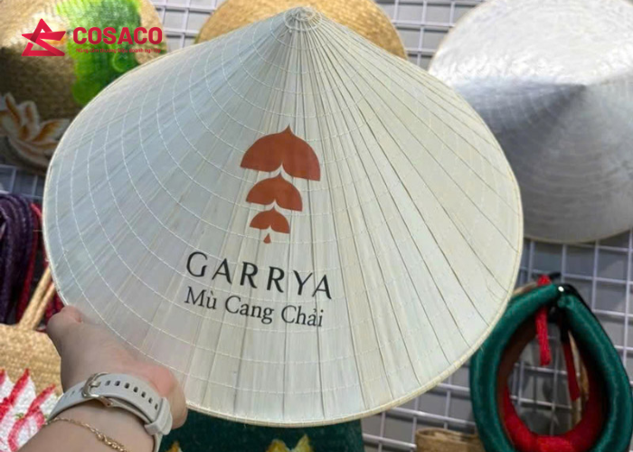 Nón lá in hoặc gắn logo làm quà tặng thương hiệu